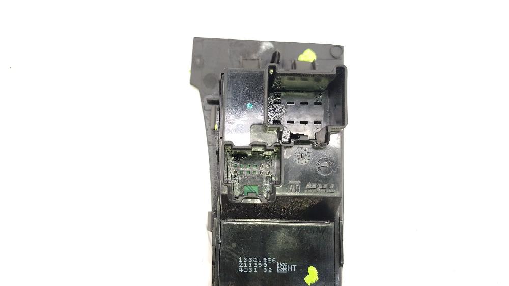 Mando elevalunas delantero derecho A 16 XER,B 16 XER 13301886 de Opel Astra j (p10) 2009-2015 115 CV con 194671 km - pieza usada
