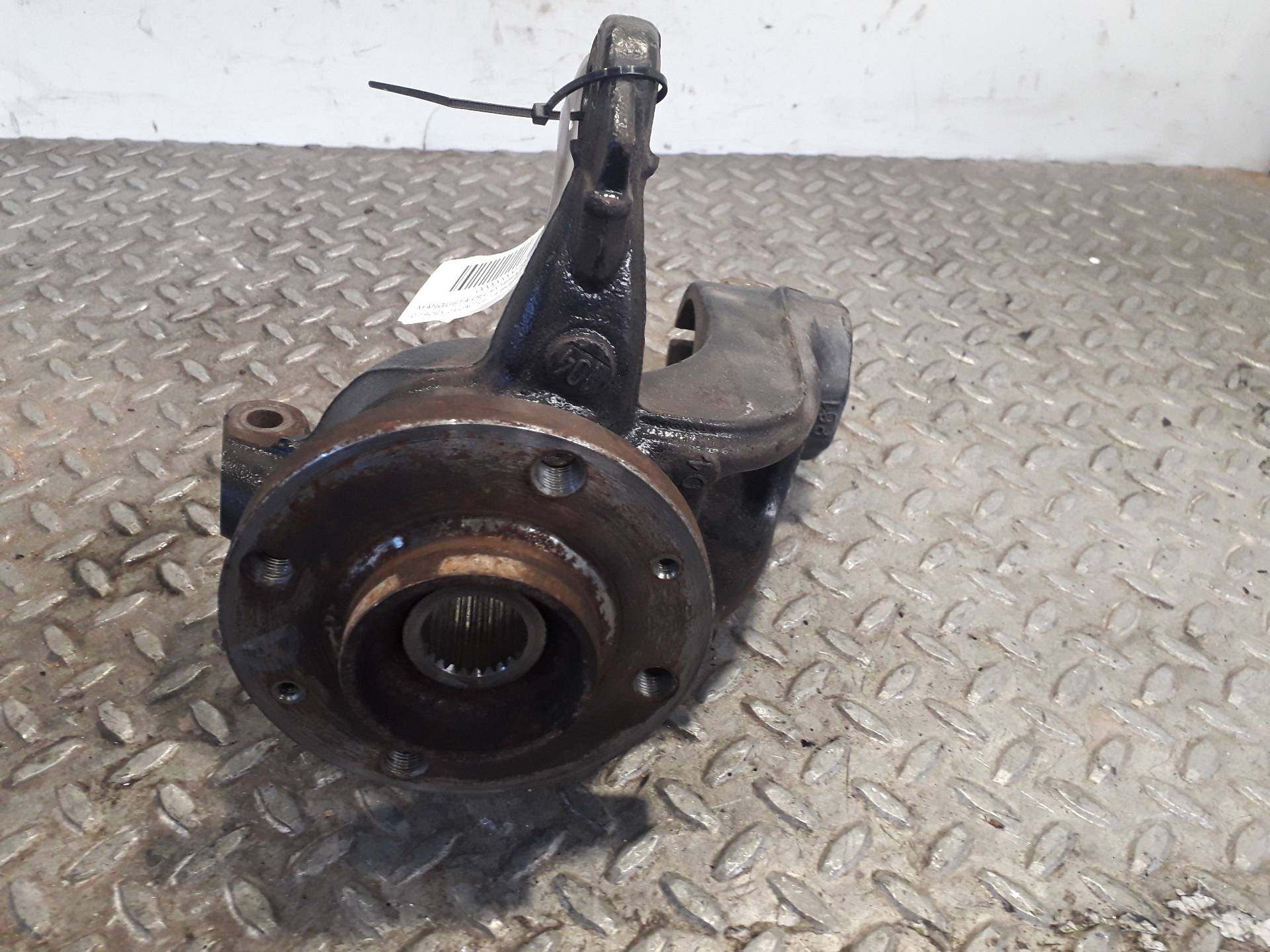 CITROËN C4 Cactus 1 generation (2014-2024) Front Right Wheel Hub 1607557580 23364870