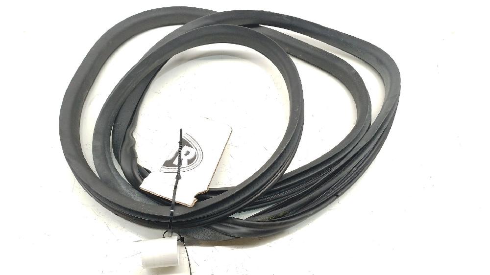 Gomas contorno puerta 204DTD de Land rover Discovery sport (l550) 2014-0 150 CV con 195512 km - pieza usada