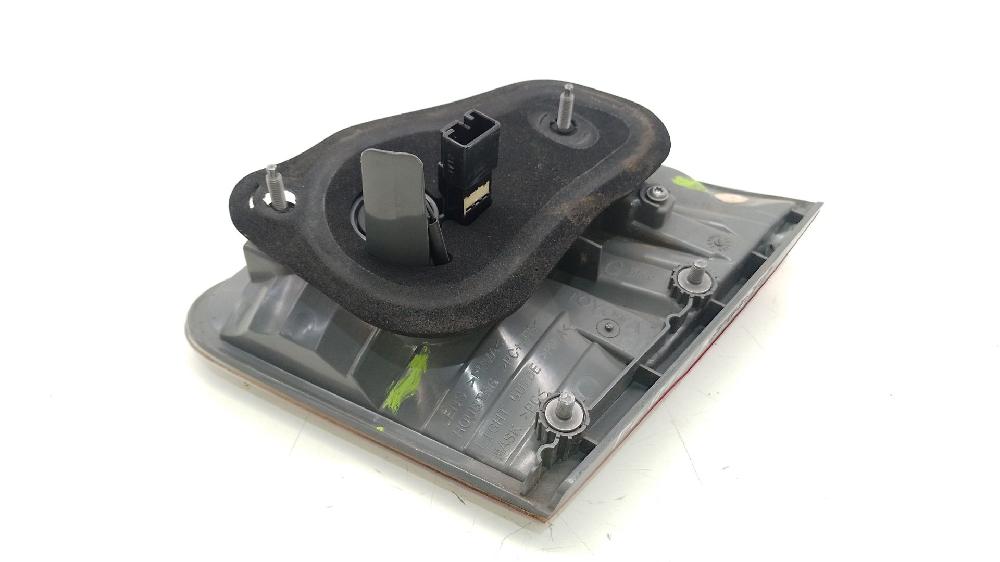 Piloto trasero izquierdo interior 1AD 8159005130 de Toyota Avensis sedán (_t27_) 2015-2018 124 CV - pieza usada