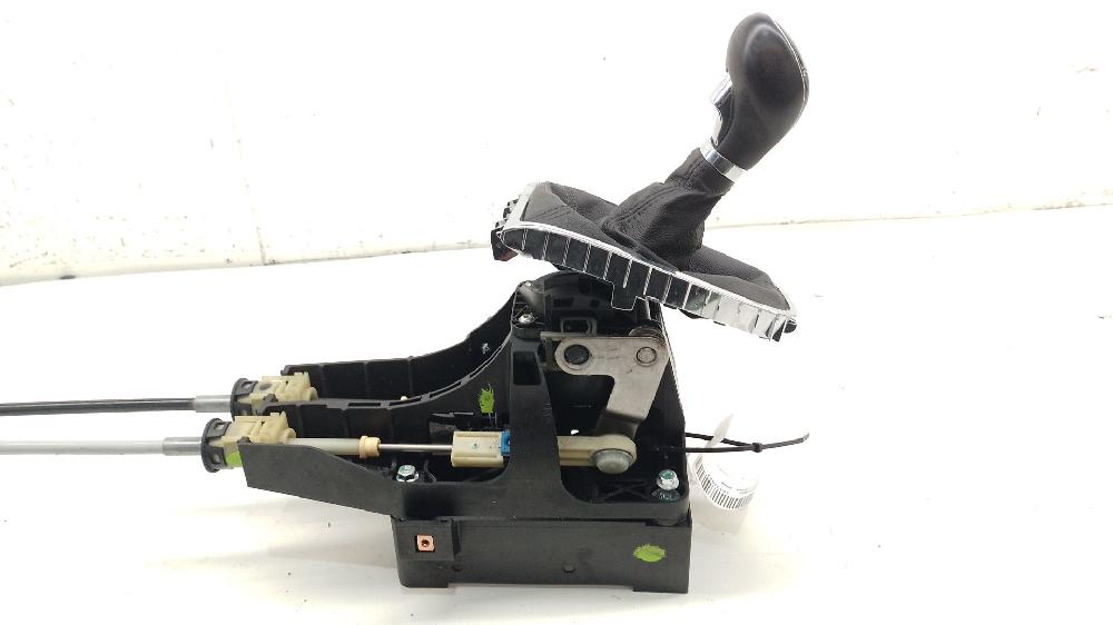 Palanca de cambio B 16 DTL 55563829 de Opel Astra j (p10) 2009-2015 110 CV con 166859 km - pieza usada