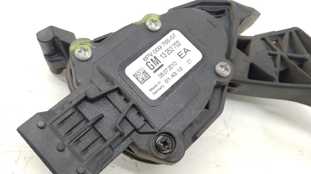 Potenciometro A 17 DTR 13252702 de Opel Astra j (p10) 2009-2015 110 CV con 191749 km - pieza usada
