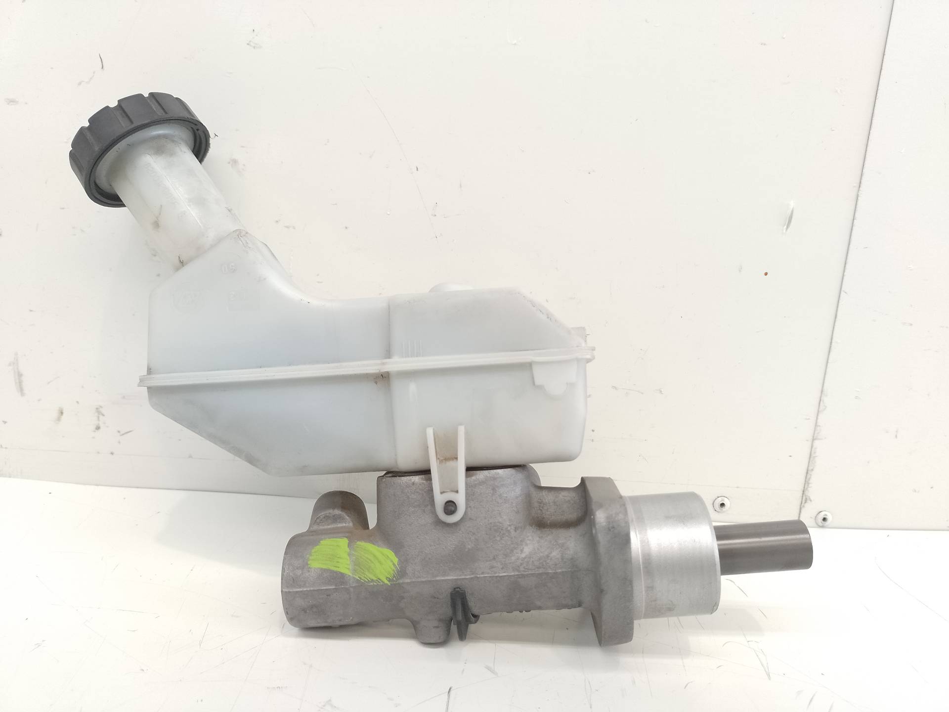 RENAULT Clio 3 generation (2005-2012) Brake Cylinder 7701208398 26282469