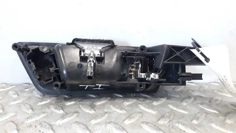 AUDI A6 C6/4F (2004-2011) Venstre bakre indre åpningshåndtak 8R0839019 23288903