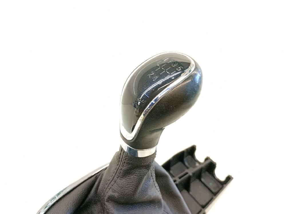 Palanca de cambio B 16 DTL 55563829 de Opel Astra j (p10) 2009-2015 110 CV con 148683 km - pieza usada