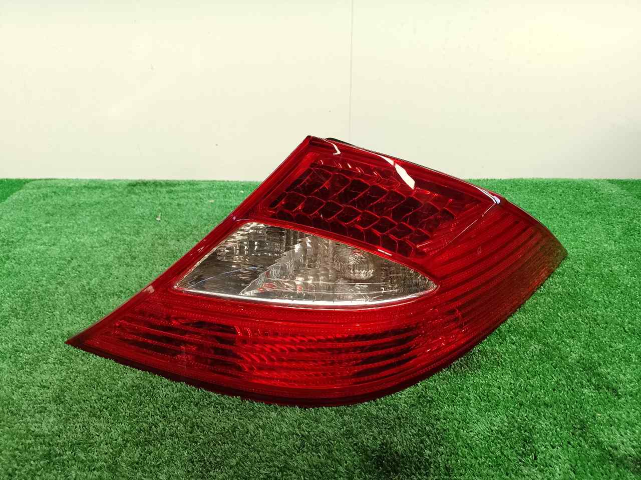 MERCEDES-BENZ CLS-Class C219 (2004-2010) Rear Right Taillight Lamp A2198200264 24258833
