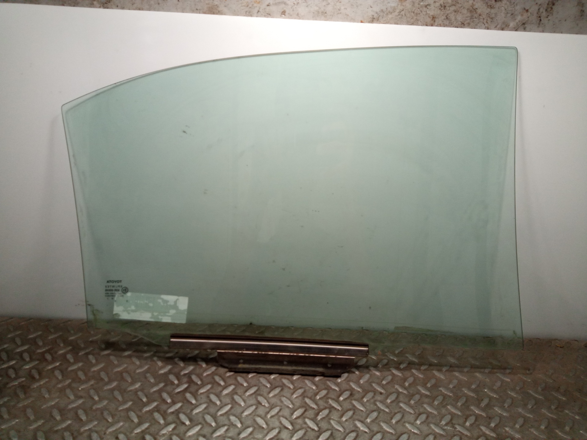 TOYOTA Avensis 2 generation (2002-2009) Rear Left Door Window 23330922