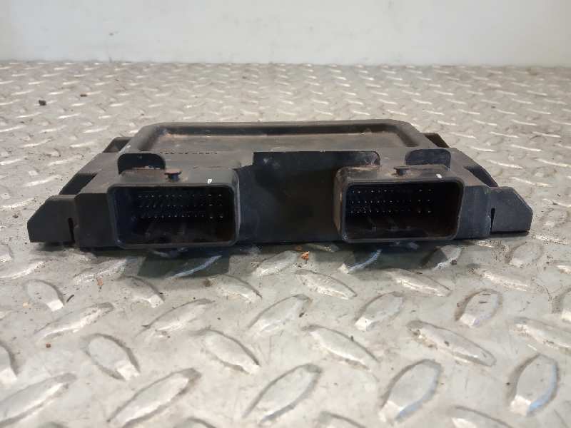 Centralita motor uce WJY 9641390180 de Peugeot Partner furgoneta/monovolumen (5_, g_) 2005-2008 69 CV con 1 km - pieza usada