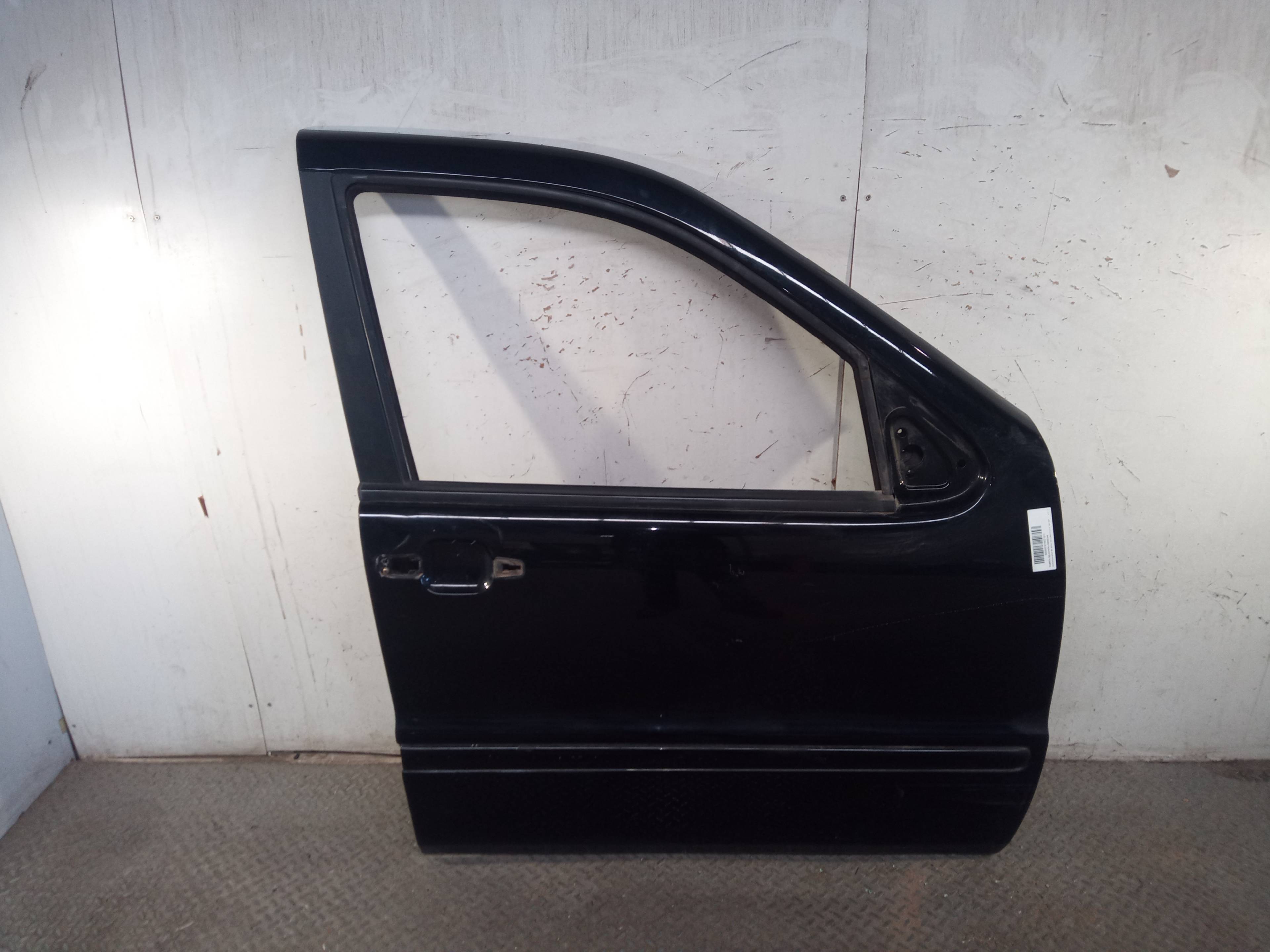 MERCEDES-BENZ M-Class W163 (1997-2005) Front Right Door 23697197