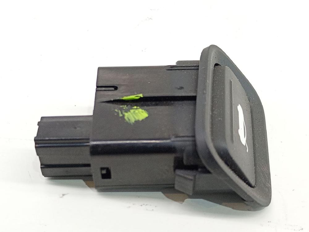 Pulsador porton trasero D4FD 39R5901100 de Hyundai I40 (vf) 2012-2019 116 CV con 362018 km - pieza usada