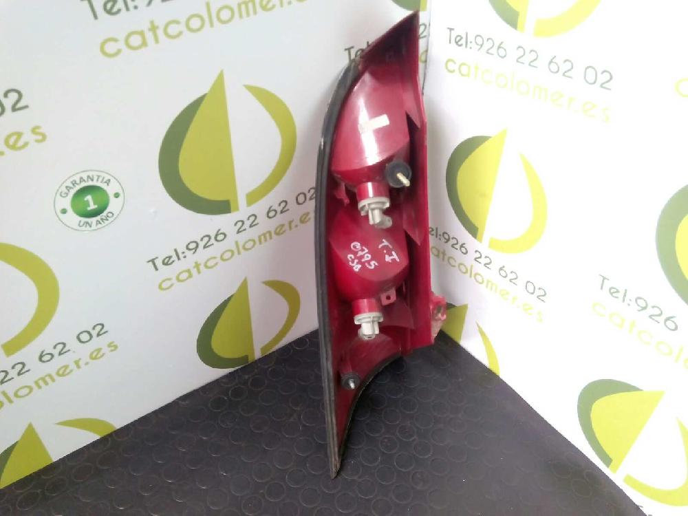 Fanale posteriore sinistro FFDA 1214223 de Ford Focus sedán (dfw) 1999-2004 101 CV con 1 km - pieza usada