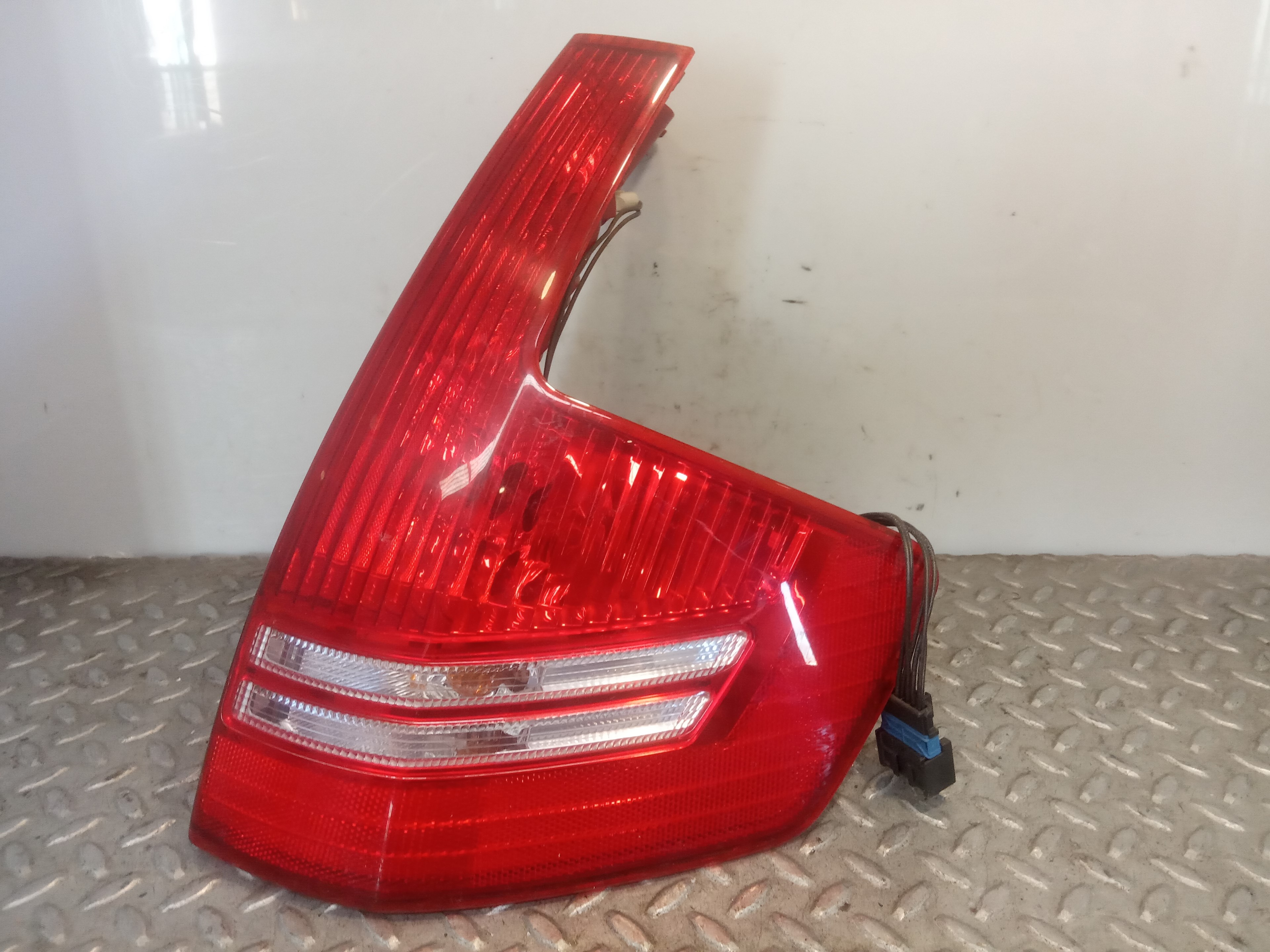 CITROËN C4 1 generation (2004-2011) Rear Right Taillight Lamp 6351T8 18677946