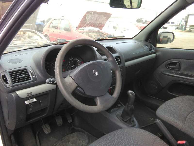 RENAULT Clio 2 generation (1998-2013) Права задня фара 8200917487 18710967