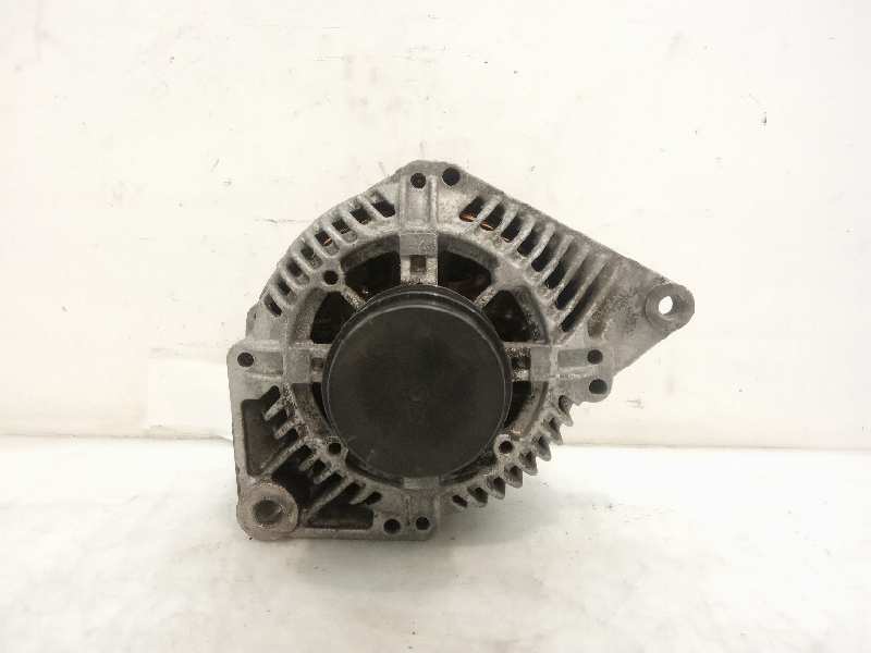 Alternador F9Q A7 7700431943 de Renault Megane i classic (la0/1_) 1997-2001 98 CV con 1 km - pieza usada
