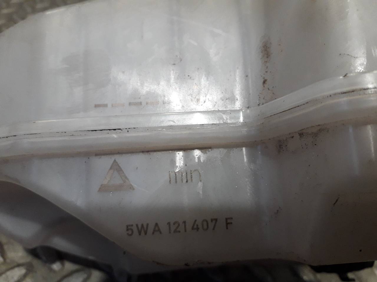 SEAT Ateca 1 generation (2016-2024) Expansion Tank 5WA121407F 23703254