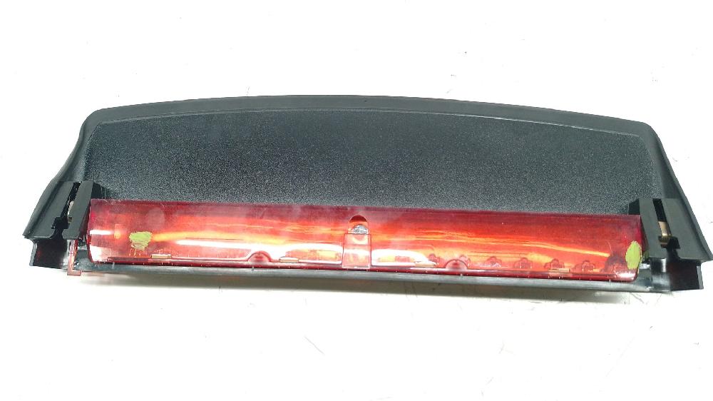 Luz central de freno CAGA 8K5945097 de Audi A4 b8 (8k2) 2007-2012 143 CV con 343195 km - pieza usada
