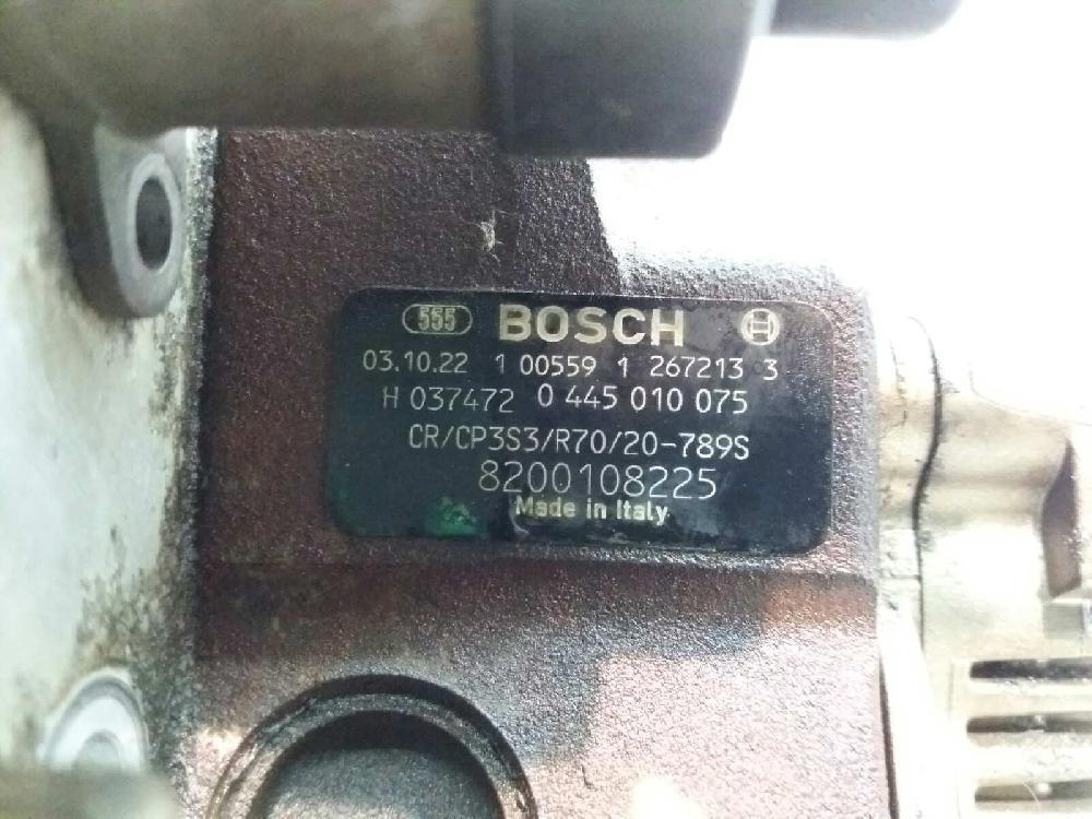 Bomba de inyección F9Q B8 8200108225 de Renault Megane ii sedán (lm0/1_) 2003-2009 120 CV con 1 km - pieza usada
