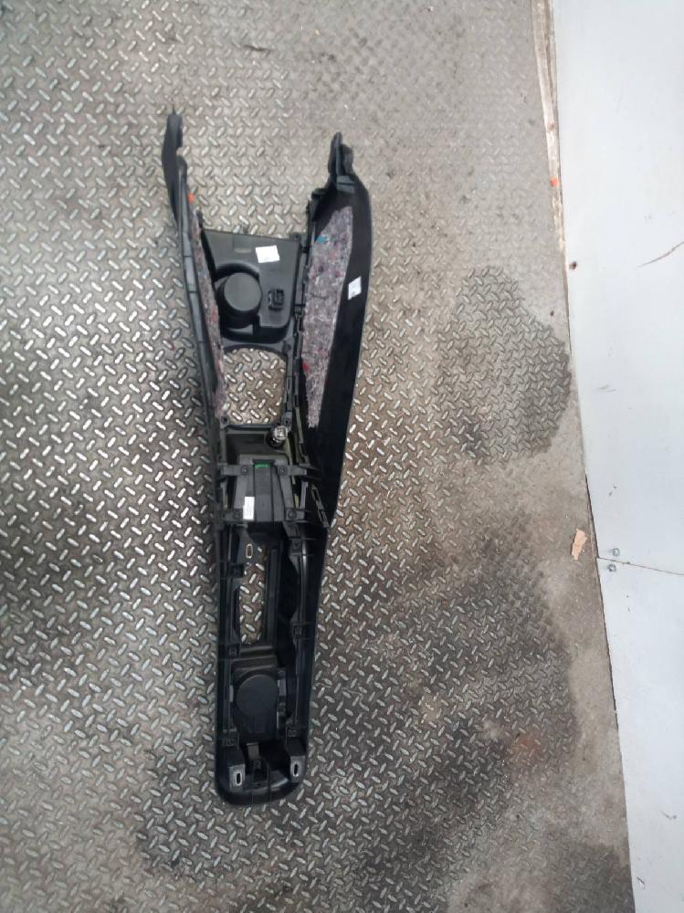 Consola central 199A9000 735527242 de Fiat Punto evo (199_) 2009-2012 75 CV con 179001 km - pieza usada