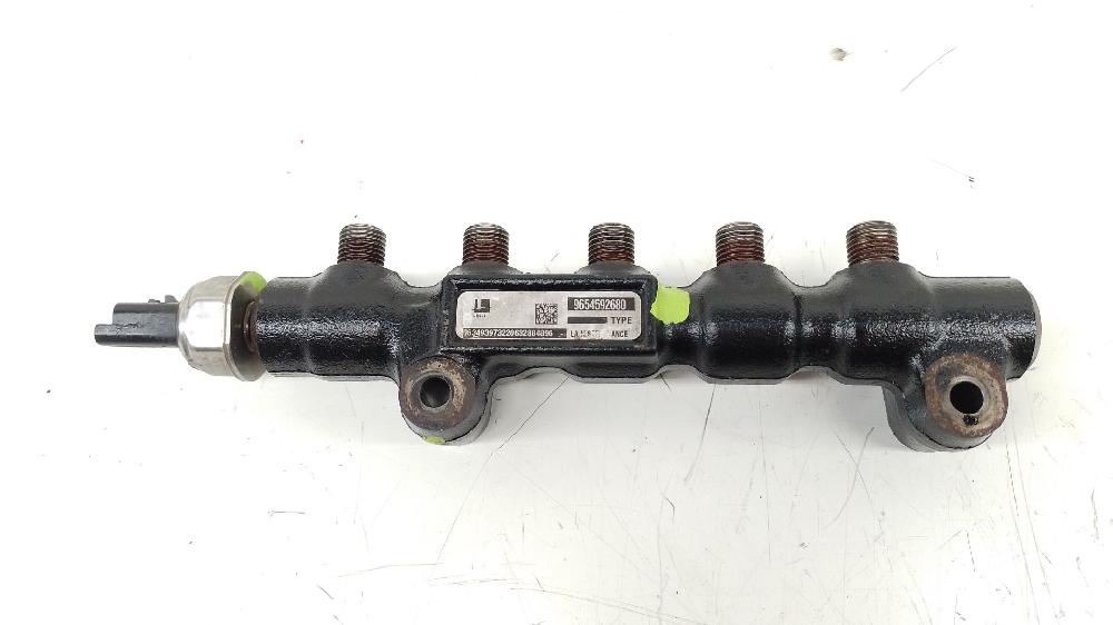 Rampa inyectora 9HY 9654592680 de Peugeot 307 (3a/c) 2004-2009 109 CV con 1 km