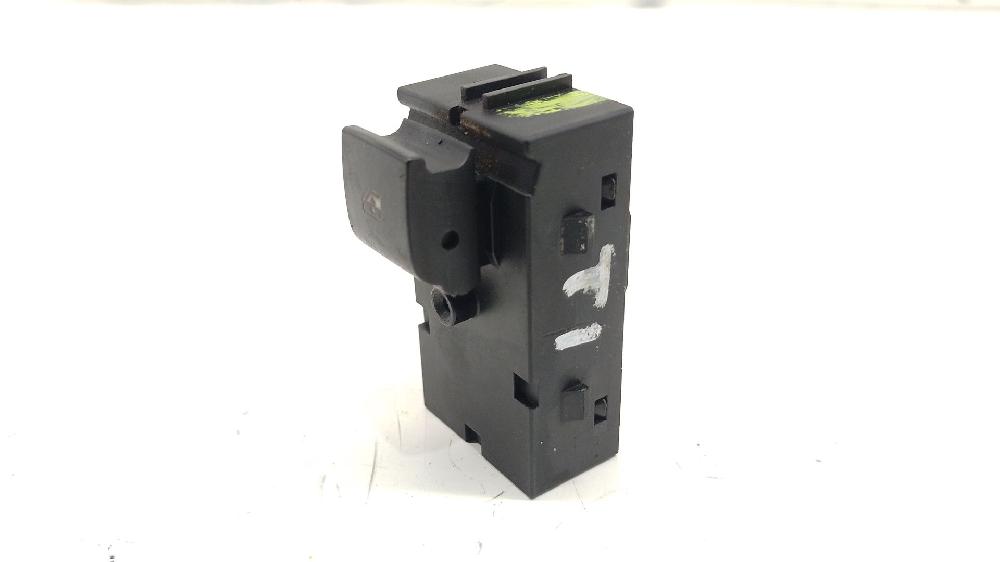 Mando elevalunas trasero izquierdo A17DTR 13301888 de Opel Astra j (p10) 2009-2015 125 CV - pieza usada