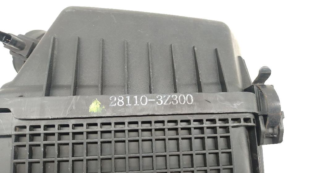 Caja filtro aire D4FD 281103Z300 de Hyundai I40 (vf) 2012-2019 116 CV con 402919 km - pieza usada