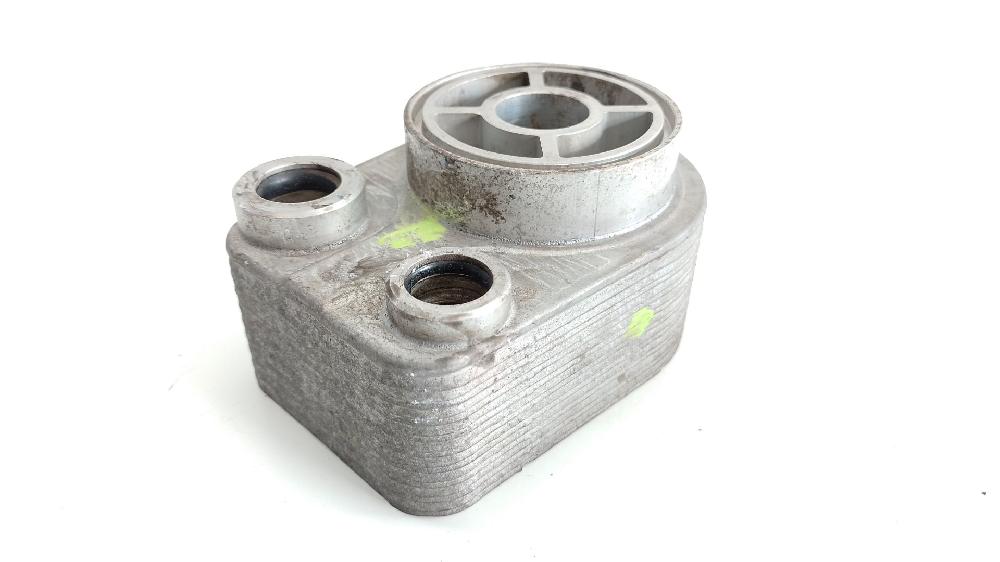 Radiador de aceite K9K 8200779744 de Nissan Note (e12) 2013-0 90 CV con 145692 km - pieza usada