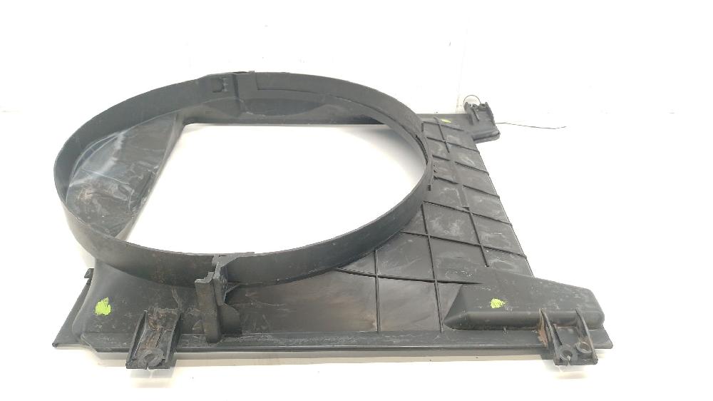 Calandra delantera de radiador D20DT 2165131020 de Ssangyong Actyon sports i (qj) 2007-0 141 CV - pieza usada