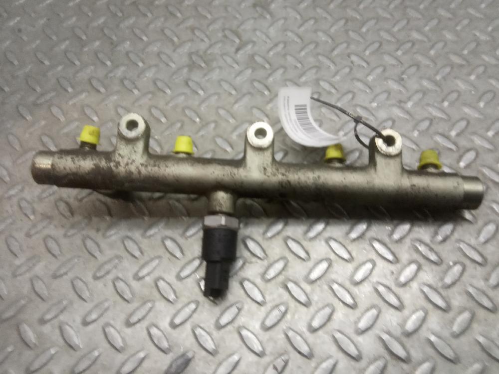 Rampa inyectora RHZ 0445214019 de Peugeot Expert (224_) 2000-2006 109 CV con 1 km