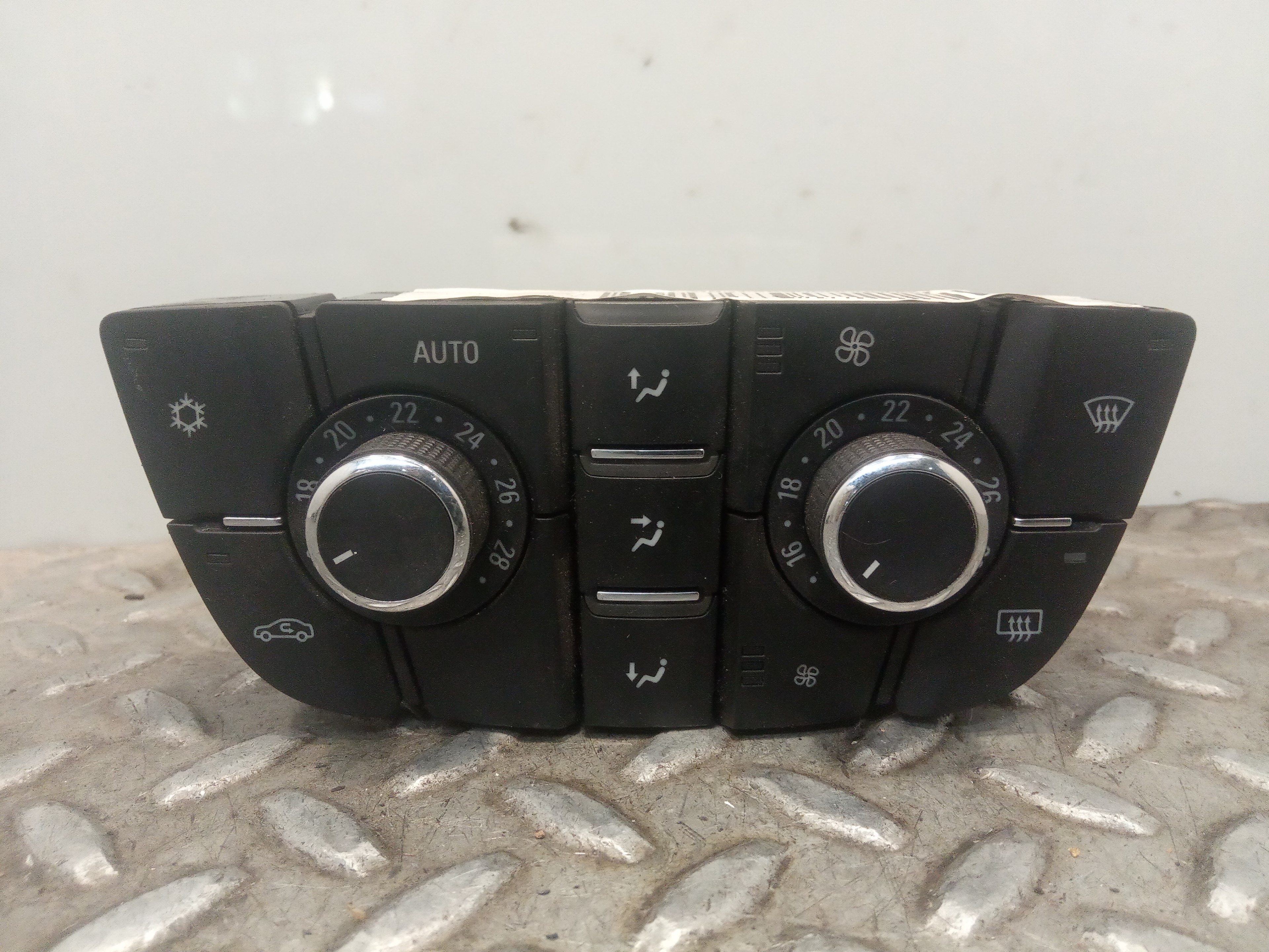 OPEL Astra J (2009-2020) Klímaszabályozó egység 13343707 23248472