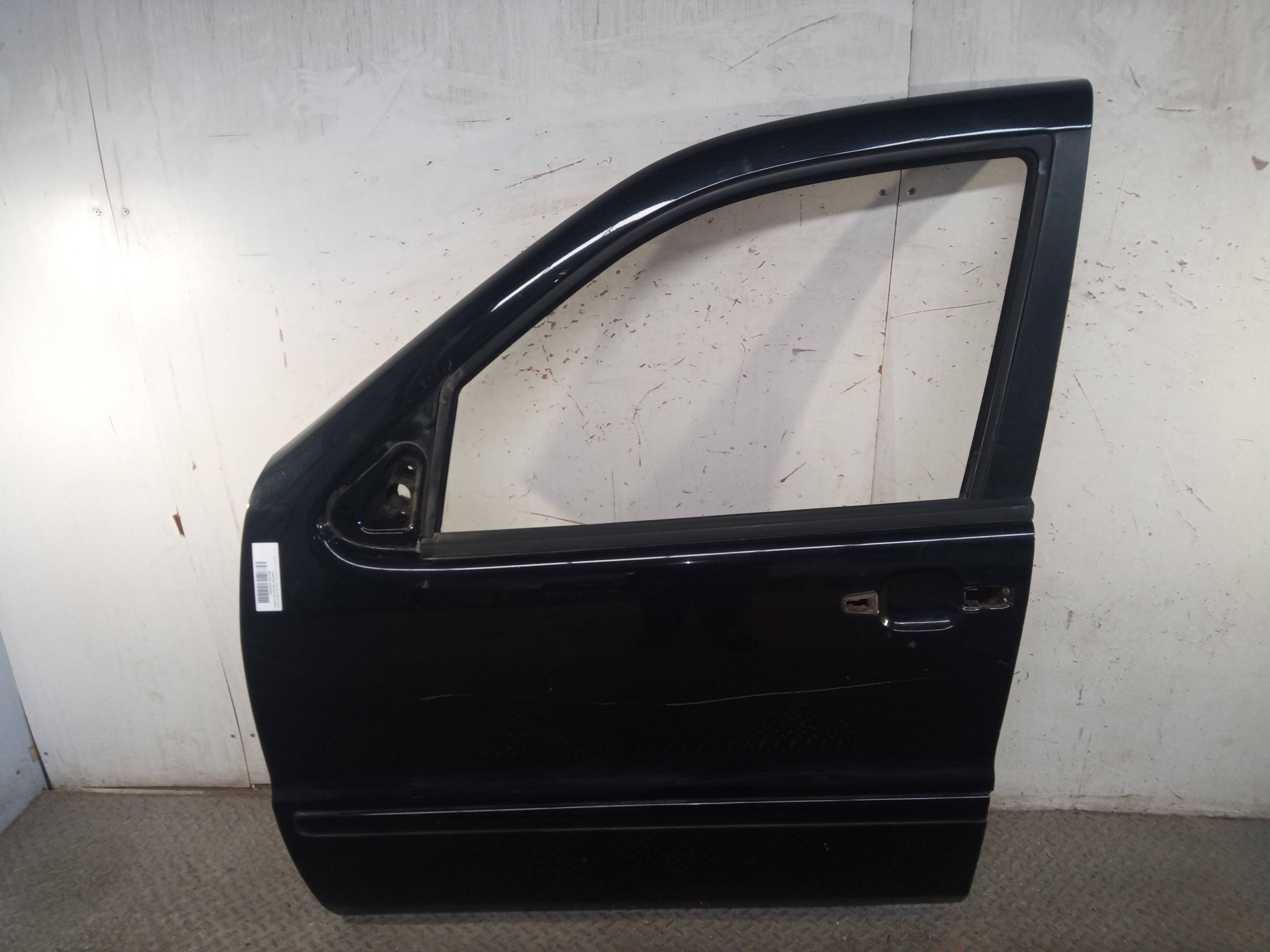 MERCEDES-BENZ M-Class W163 (1997-2005) Front Left Door 23061847