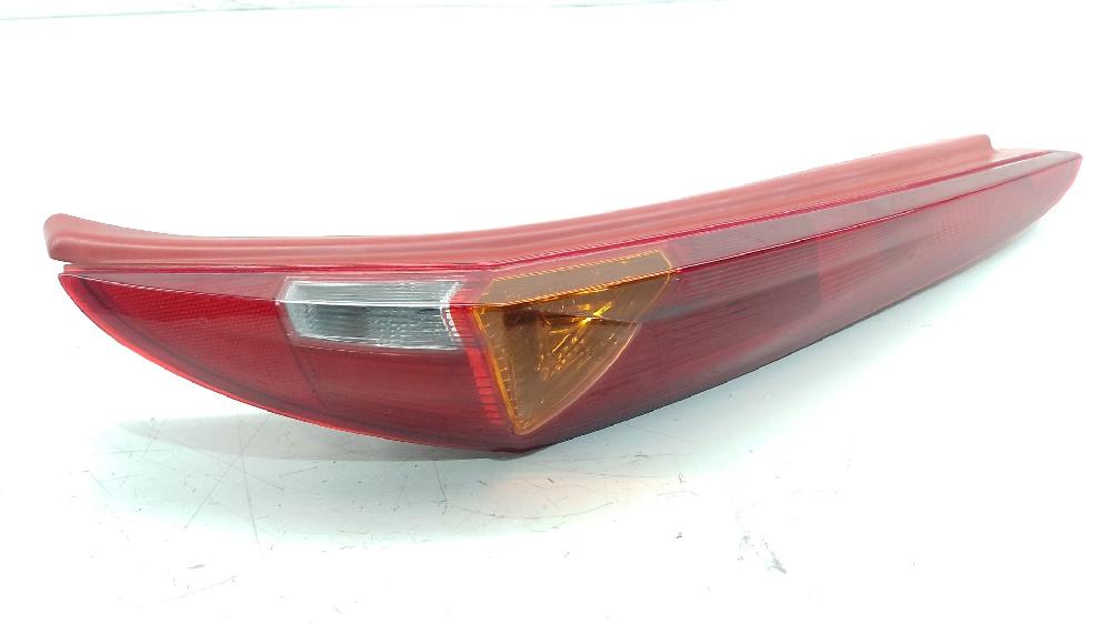 Feu arrière droit 176 A8.000 46794077 de Fiat Punto (176_) 1994-1999 73 CV