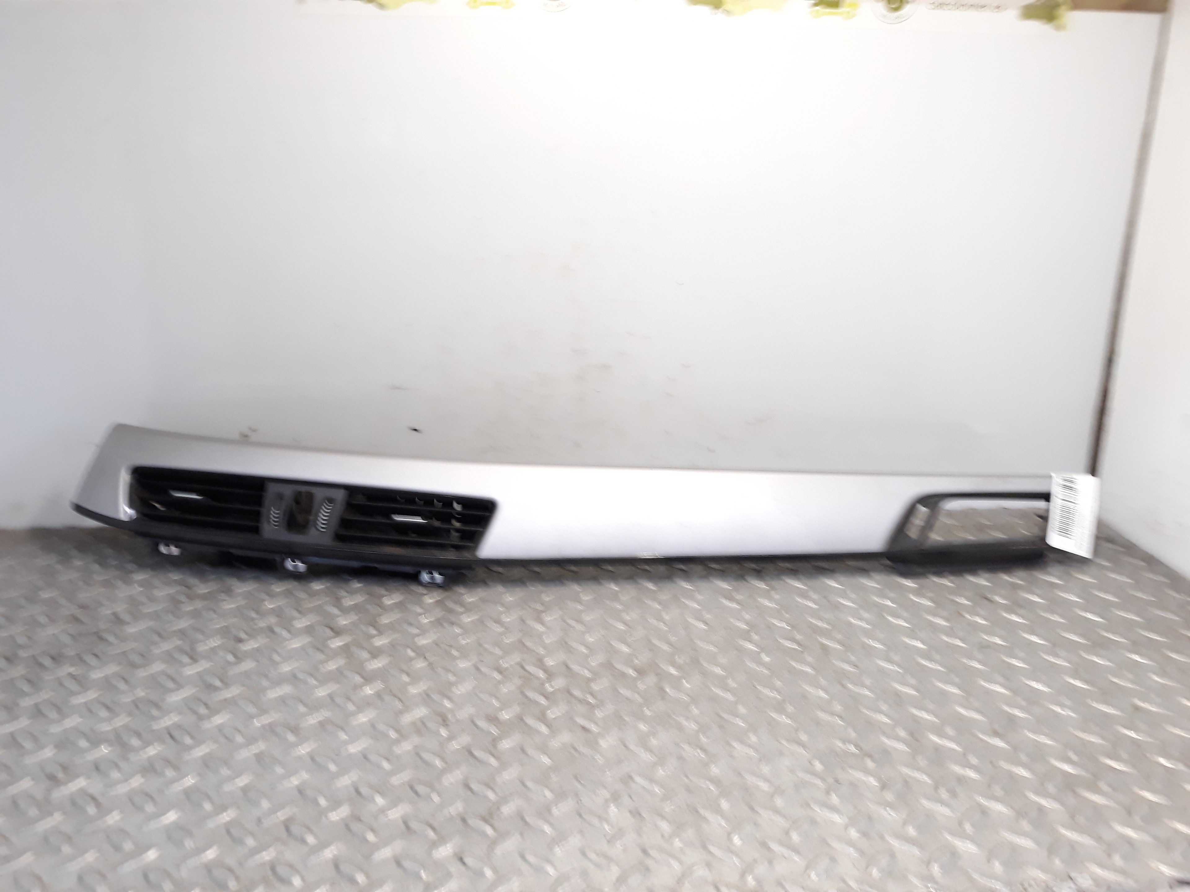BMW X2 F39 (2017-2023) Вентиляционные отверстия в приборной панели 23691322