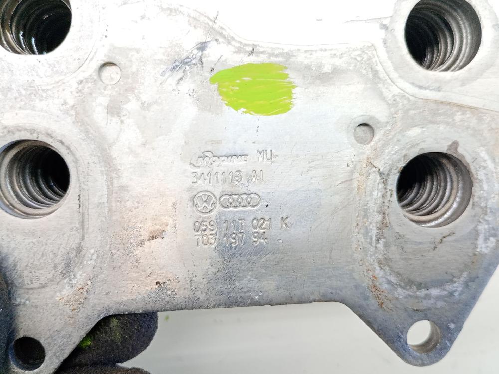 Enfriador de aceite motor CAS 059117021K de Volkswagen Touareg (7p5, 7p6) 2010-2018 240 CV - pieza usada