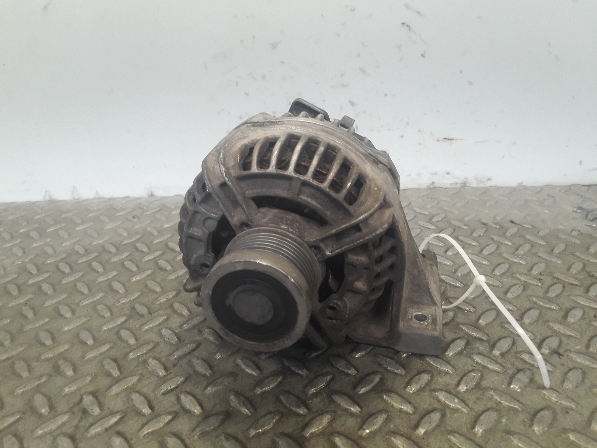 VOLVO S60 1 generation (2000-2009) Generator 0124525029, 8676496 23322196