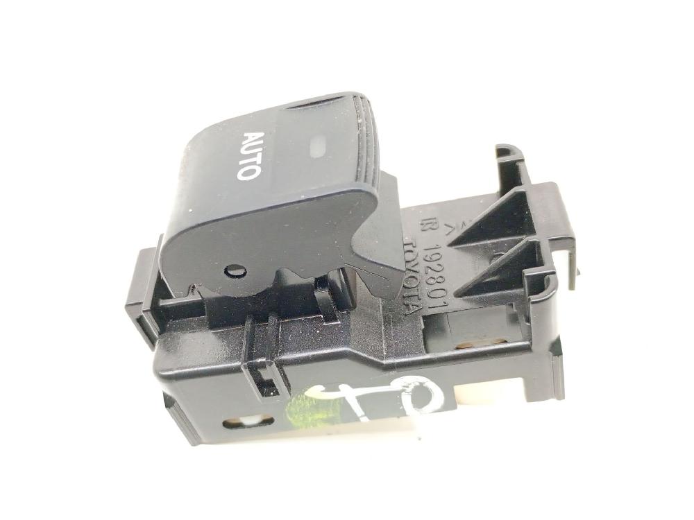 Mando elevalunas trasero derecho 2ZR-FXE 8481002140 de Toyota Auris (_e15_) 2007-2012 136 CV con 130199 km - pieza usada