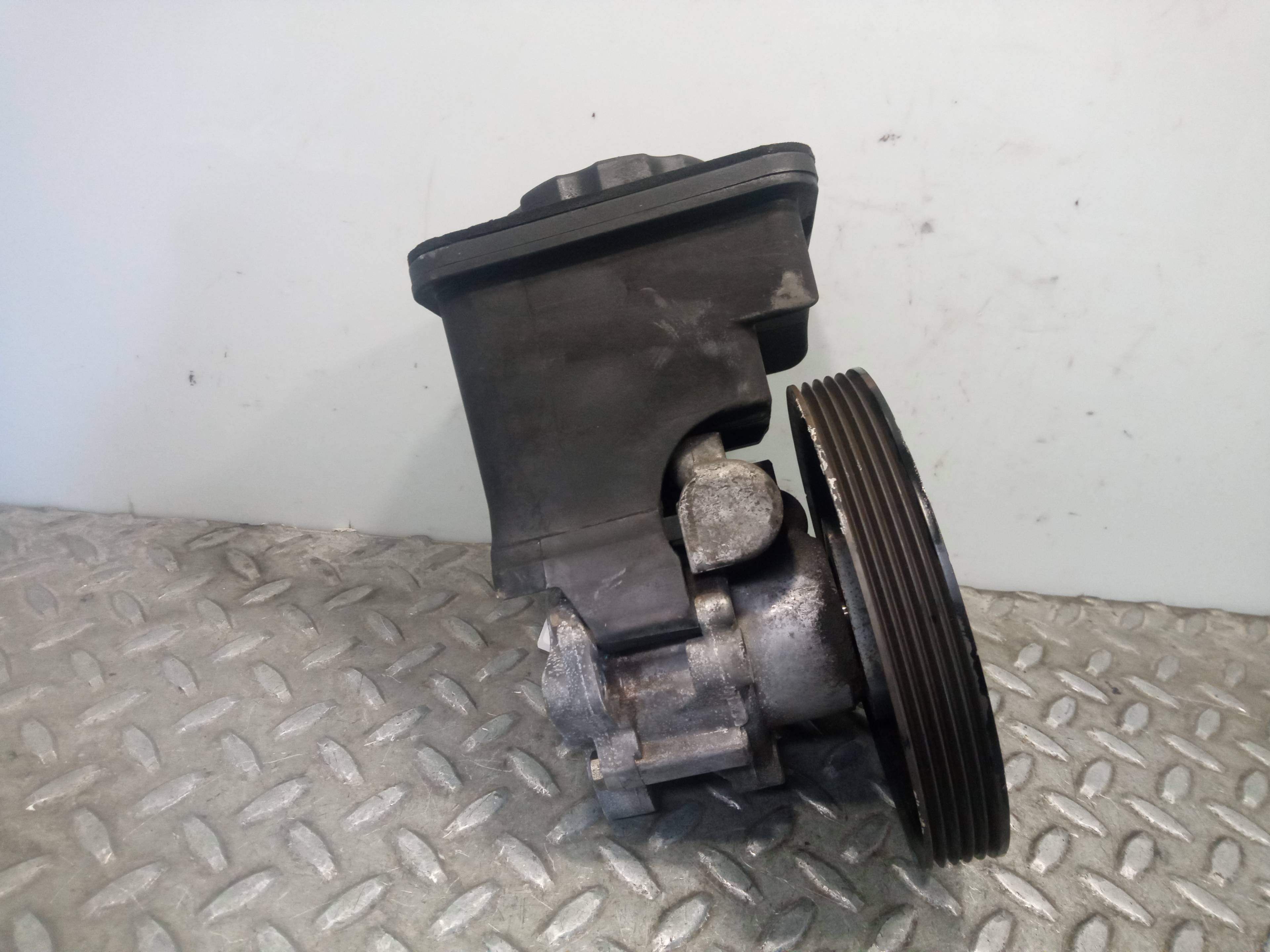 BMW 5 Series E39 (1995-2004) Power Steering Pump 1095749, 7691974518 23321384