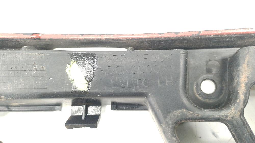 Soporte paragolpes trasero izquierdo 276DT DQN000071 de Land rover Range rover sport (l320) 2005-2013 190 CV con 78815 km - pieza usada