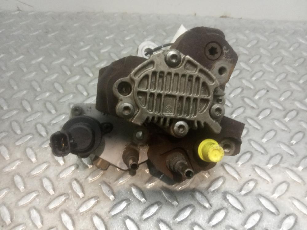 Bomba de inyección F9Q B8 0445010075 de Renault Megane ii sedán (lm0/1_) 2003-2009 120 CV con 1 km - pieza usada