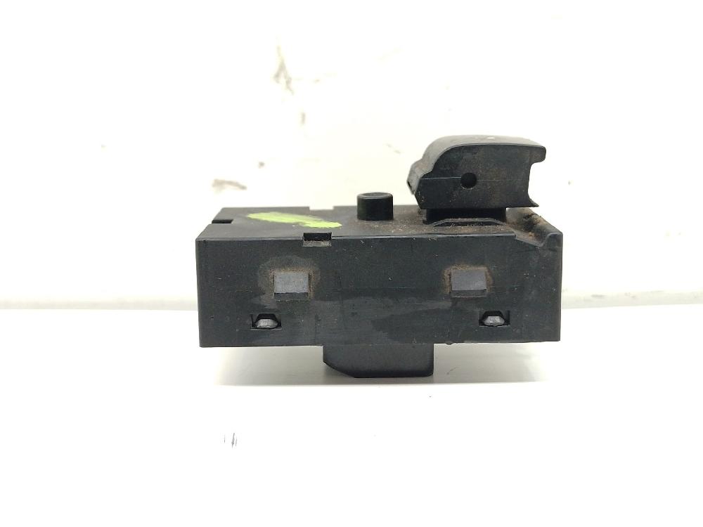 Mando elevalunas trasero derecho A17DTR 13301888 de Opel Astra j (p10) 2009-2015 125 CV - pieza usada