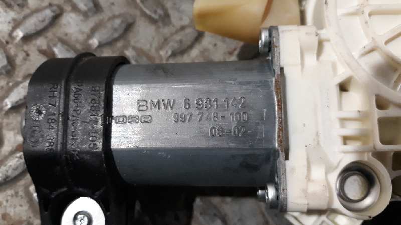 BMW 5 Series E60/E61 (2003-2010) Стеклоподъемник передней правой двери 51337184384 23290663