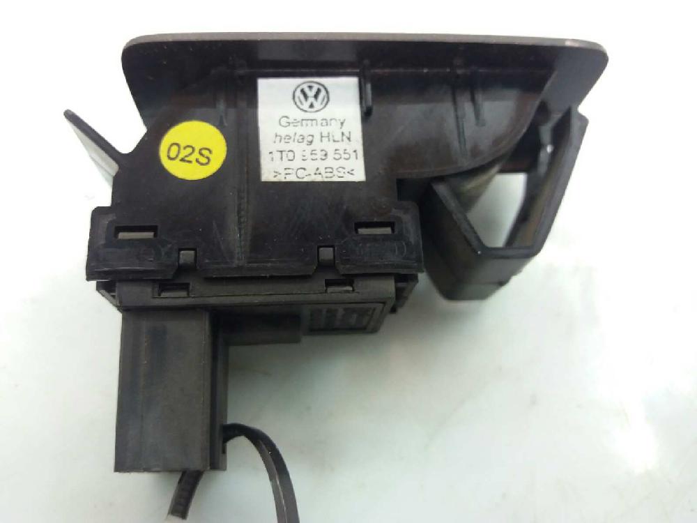 Boton apertura combustible AZV de Volkswagen Touran (1t1, 1t2) 2003-2010 136 CV - pieza usada