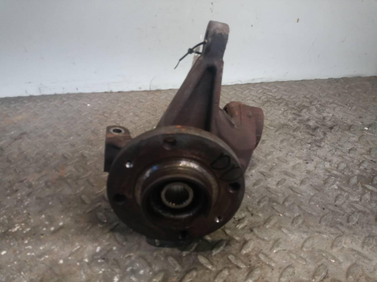 PEUGEOT 206 1 generation (1998-2009) Front Right Wheel Hub 23328539