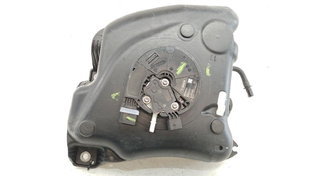 Deposito aditivo fap/adblue CZDA,CZEA 3Q0131877F de Volkswagen Passat b8 (3g2, cb2) 2014-2026 150 CV - pieza usada