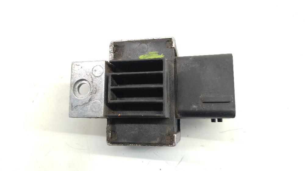 Caja de precalentamiento K9K 110678071R de Nissan Pulsar hatchback (c13) 2012-0 110 CV con 205934 km - pieza usada