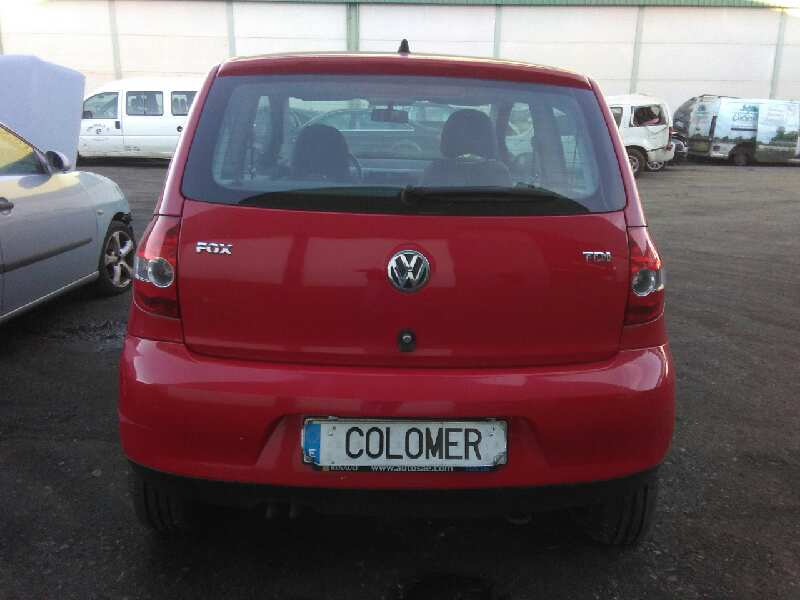 VOLKSWAGEN Fox 2 generation (2003-2009) Крышка багажника 5Z6827025D 18678343