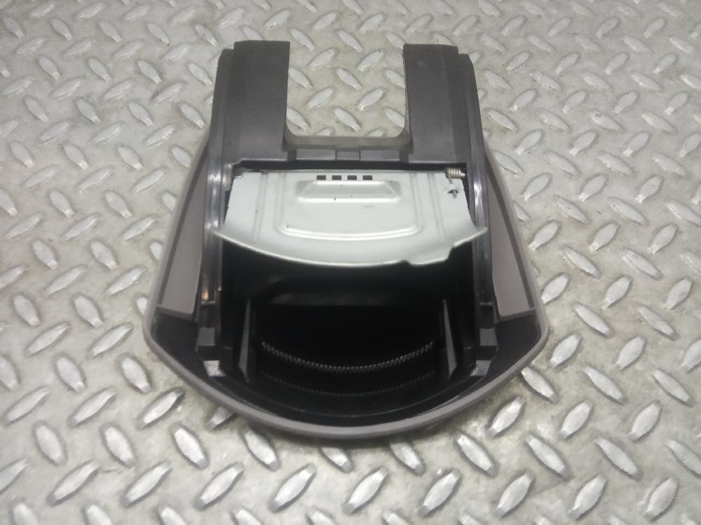 Cenicero BSY de Mitsubishi Grandis (na_w) 2005-2010 136 CV con 1 km - pieza usada