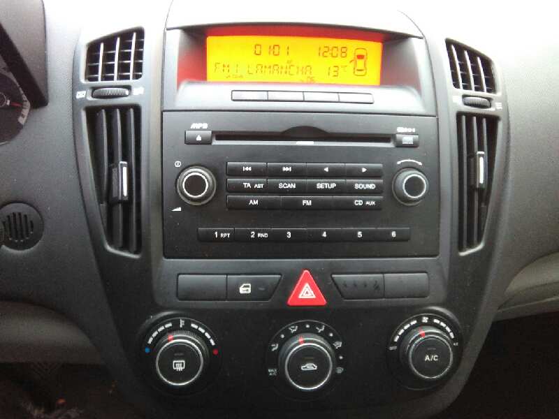 KIA Cee'd 1 generation (2007-2012) Headlight Switch Control Unit 934101H400 18746776