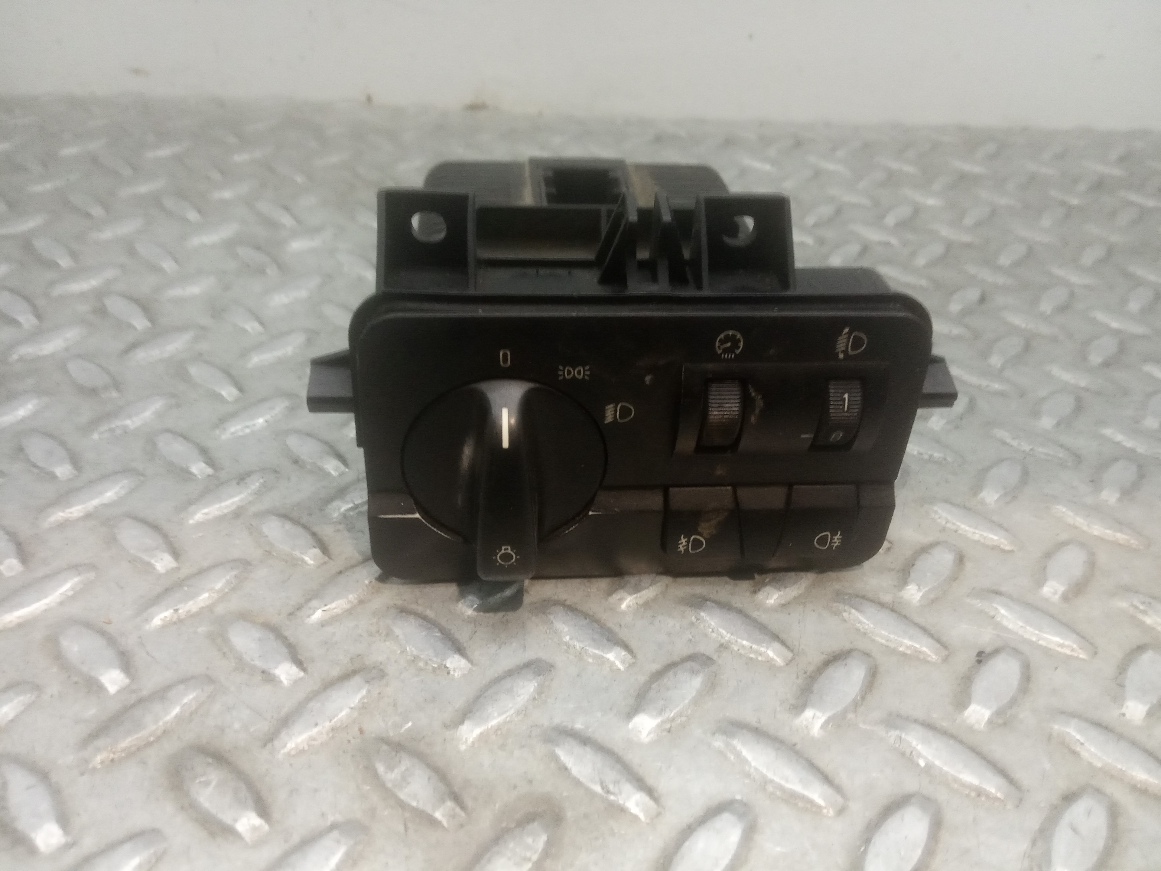 BMW 3 Series E46 (1997-2006) Headlight Switch Control Unit 6923478 23327235