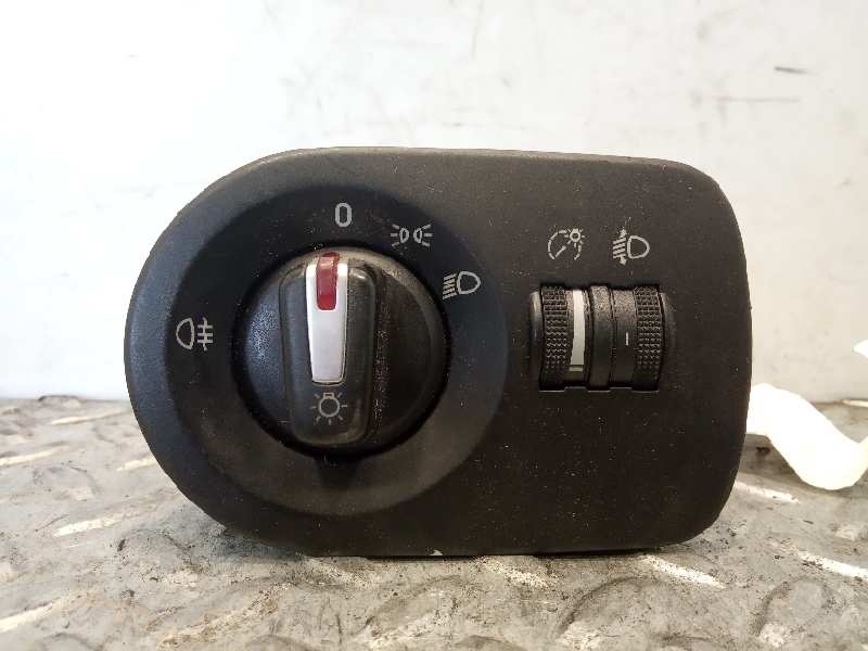 SEAT Leon 2 generation (2005-2012) Headlight Switch Control Unit 5P0919094A 18589948