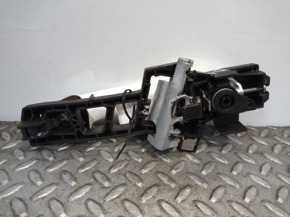 Maneta exterior delantera izquierda UGJC 1788863 de Ford Fiesta vi van 2010-2017 75 CV con 1 km - pieza usada